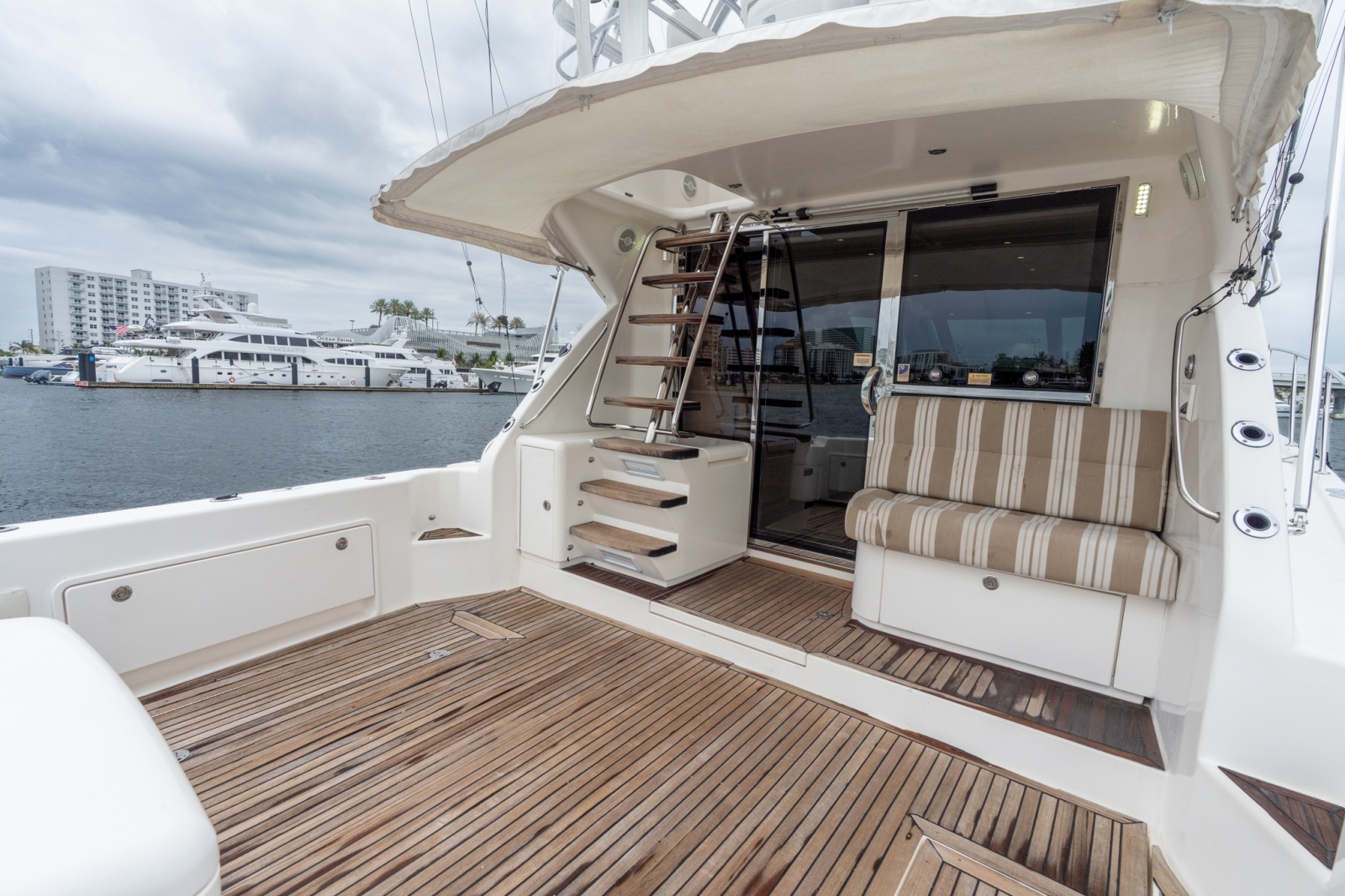 2011 Riviera 43 Open Flybridge