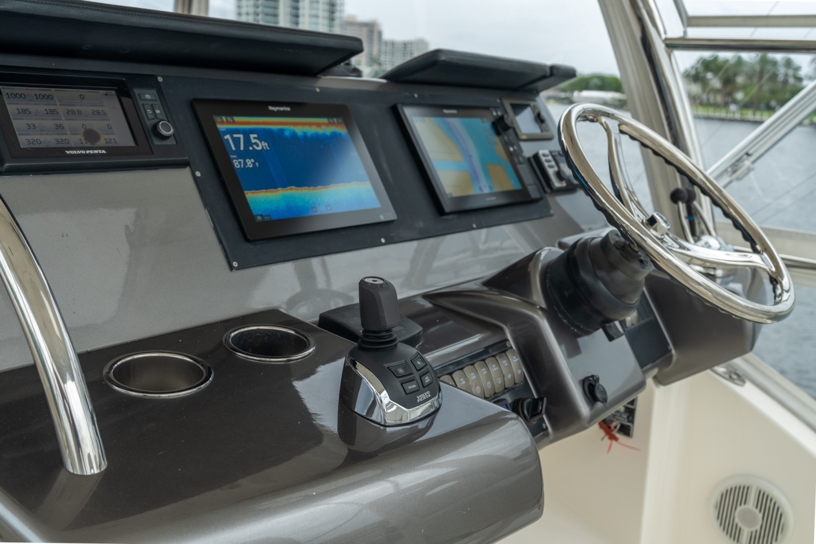 2011 Riviera 43 Open Flybridge