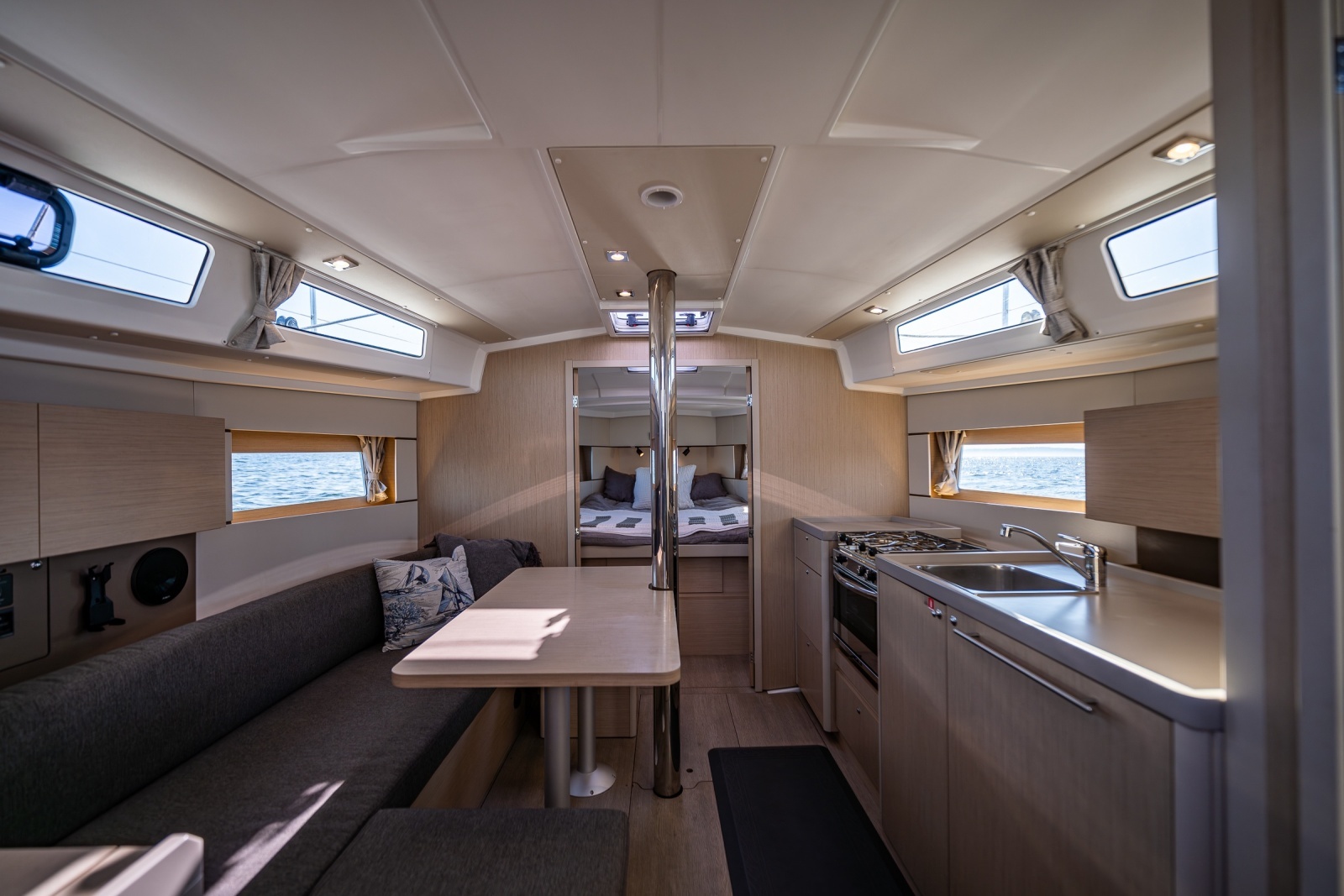 2021 Beneteau Oceanis 38.1