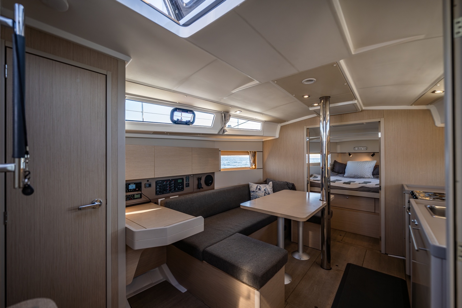 2021 Beneteau Oceanis 38.1