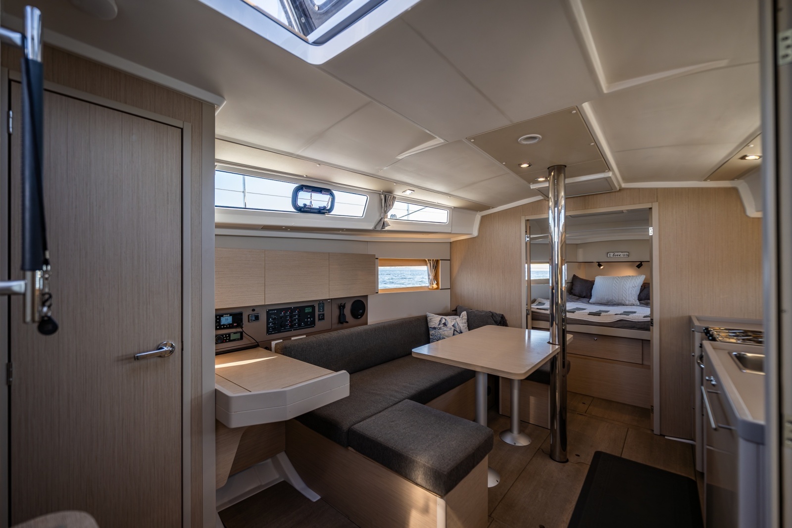 2021 Beneteau Oceanis 38.1