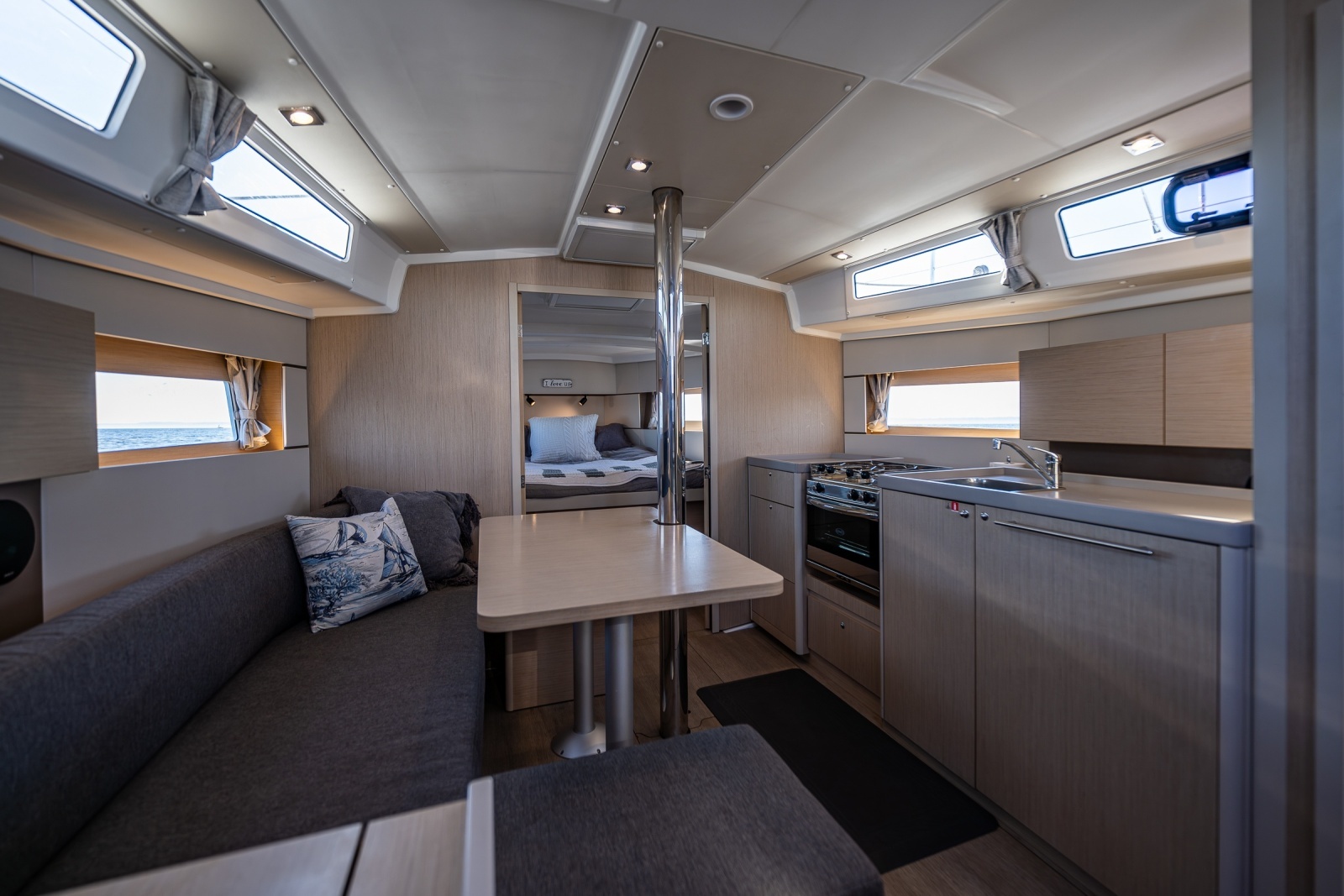 2021 Beneteau Oceanis 38.1