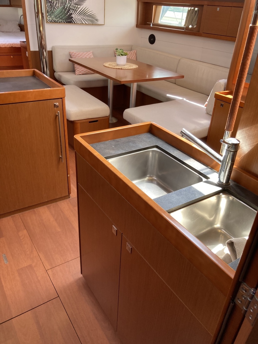 2018 Beneteau Oceanis 48