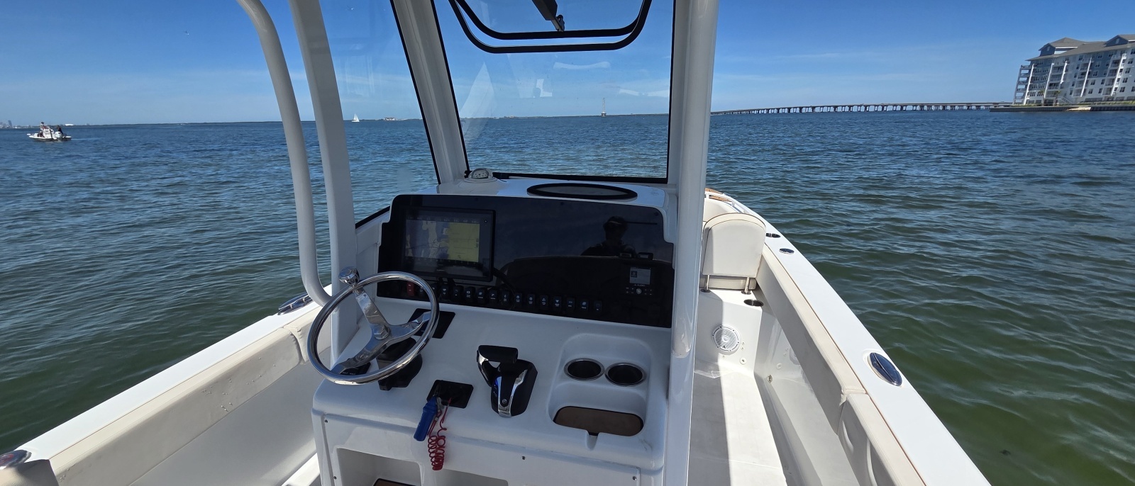 2021 Sea Hunt Escape 27 Center Console