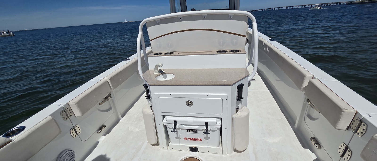 2021 Sea Hunt Escape 27 Center Console