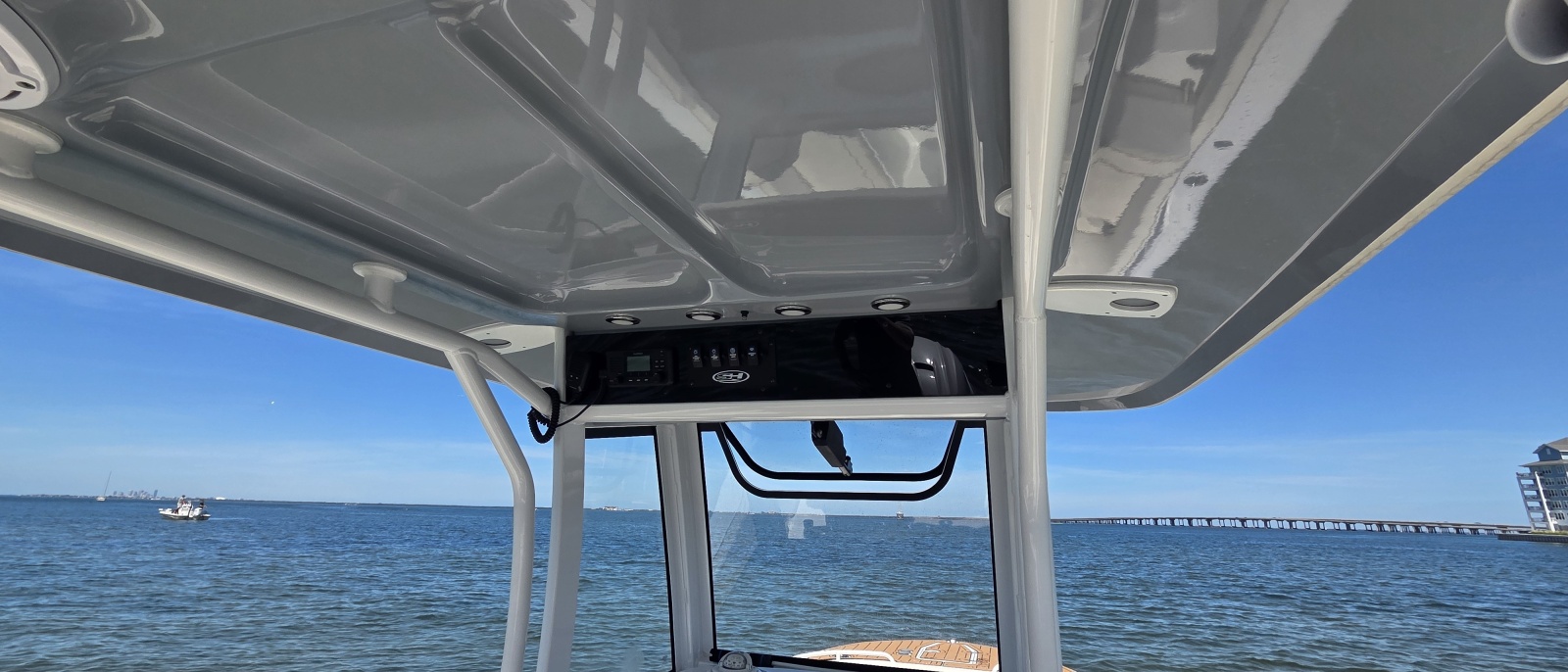 2021 Sea Hunt Escape 27 Center Console