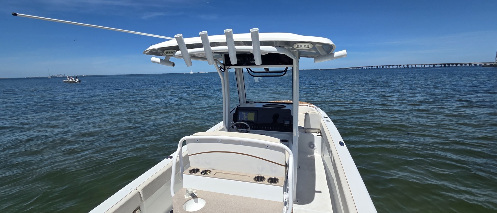 2021 Sea Hunt Escape 27 Center Console
