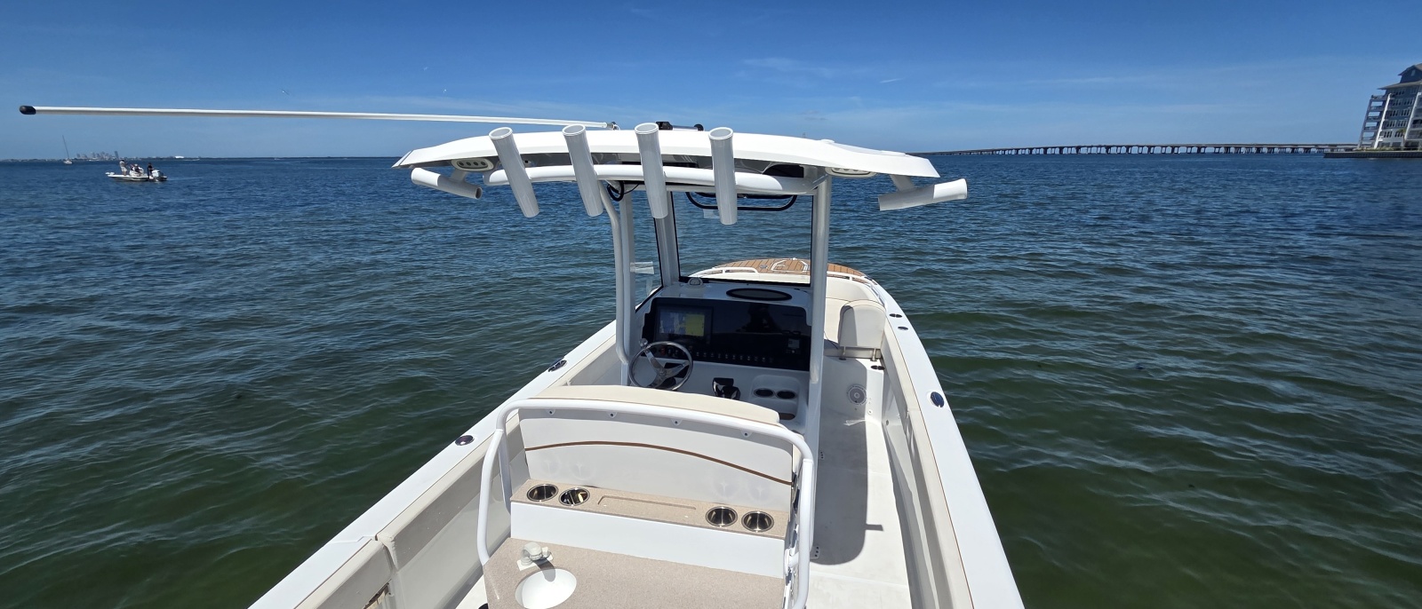 2021 Sea Hunt Escape 27 Center Console