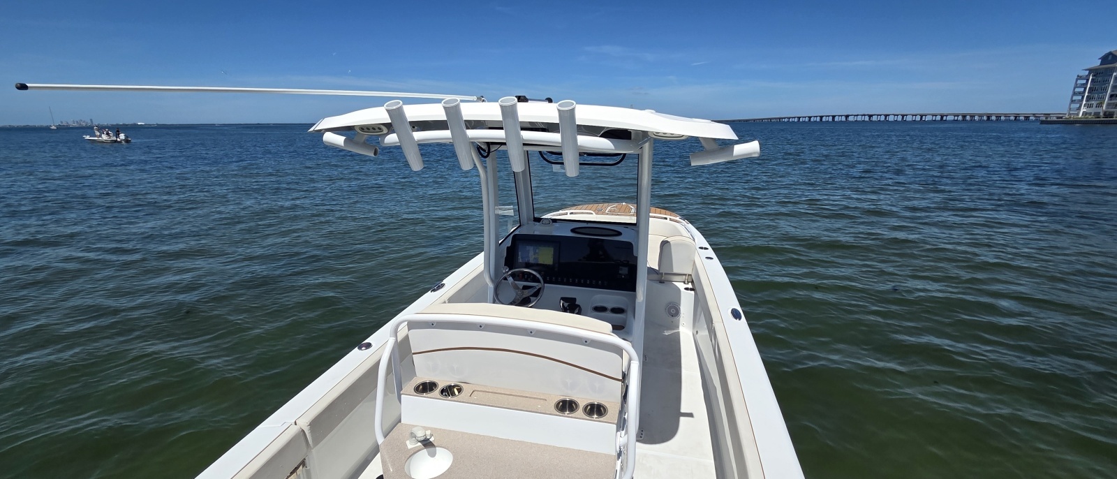 2021 Sea Hunt Escape 27 Center Console