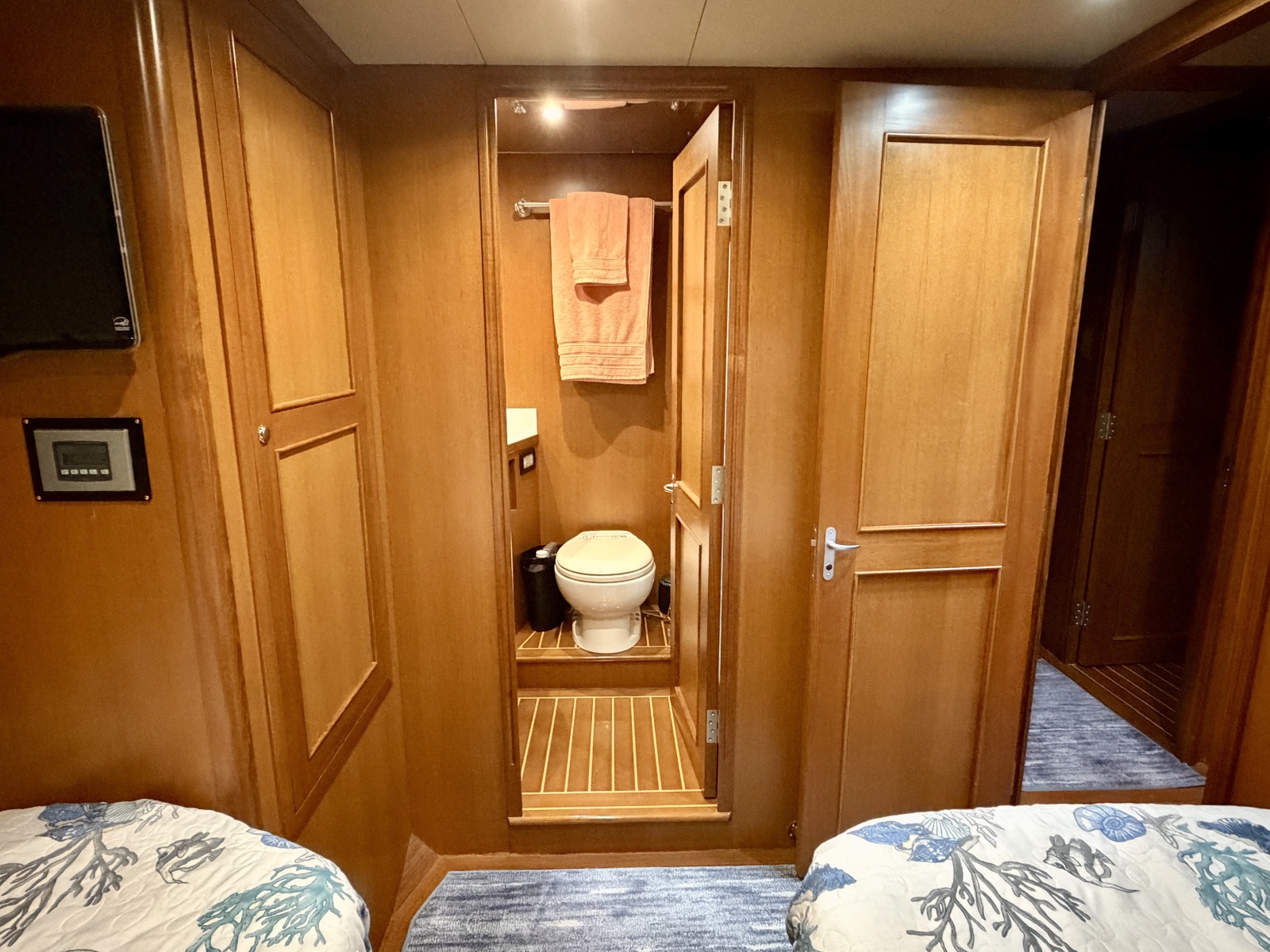 Ohana Yacht Photos Pics 