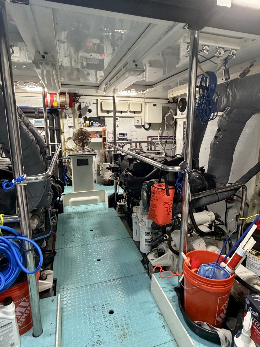 Alaskan 70 OHANA - Engine Room