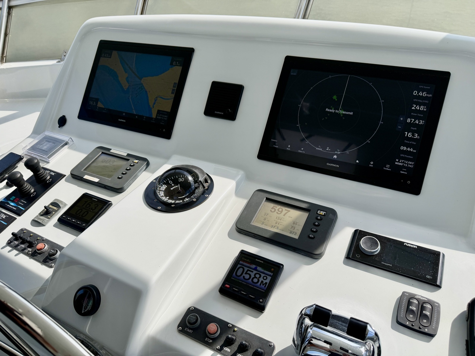 Alaskan 70 OHANA - Exterior Fly Bridge Helm