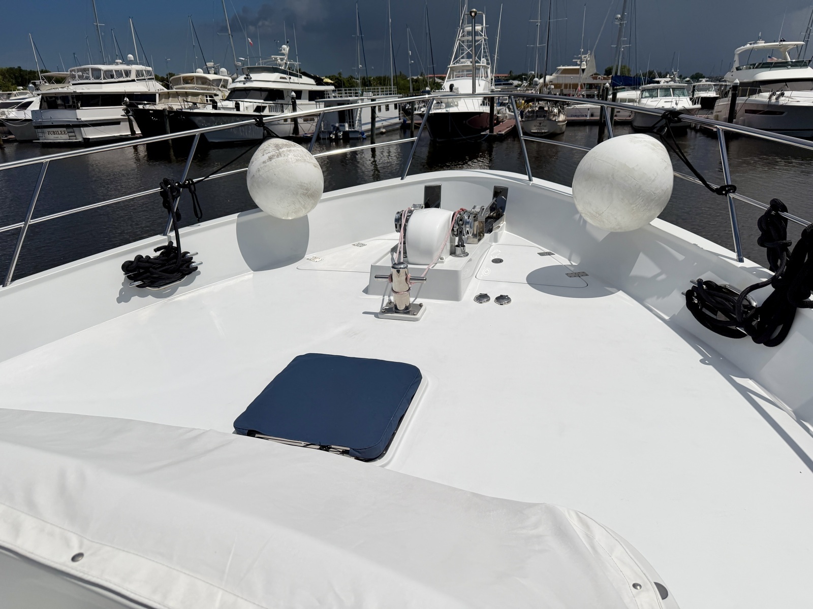Alaskan 70 OHANA - Exterior Bow