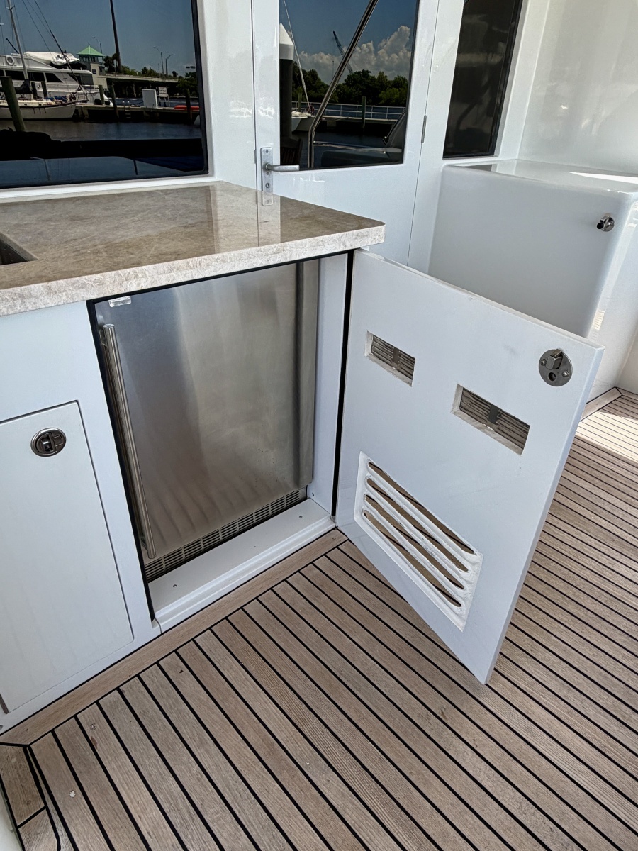 Alaskan 70 OHANA - Exterior Aft Deck