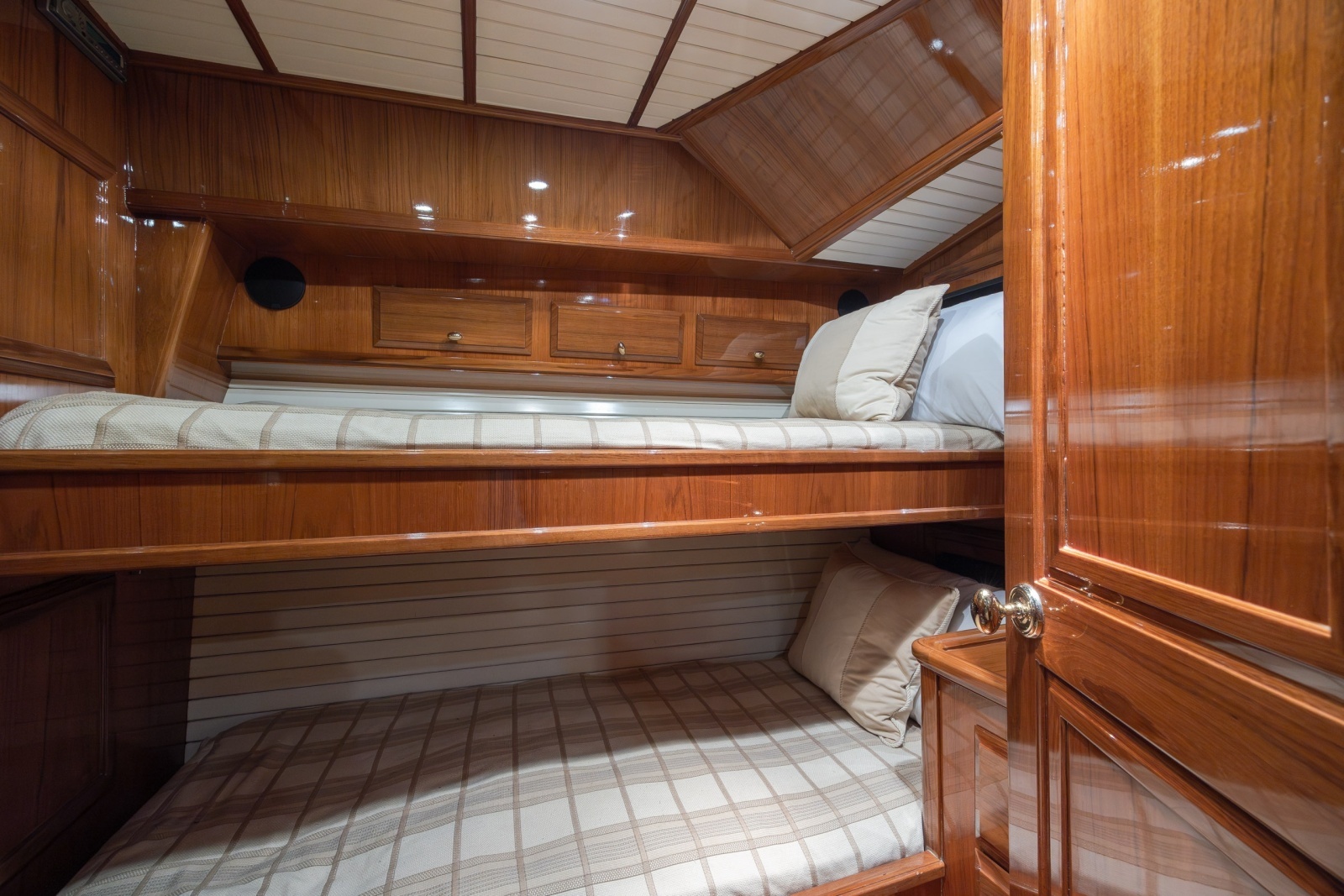 B 58ft Donzi Yacht For Sale