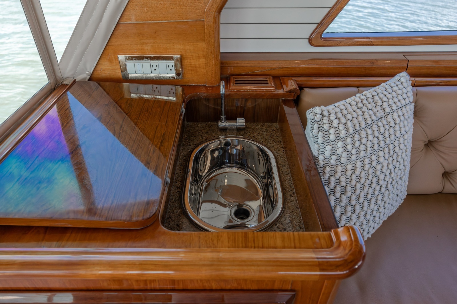 B 58ft Donzi Yacht For Sale