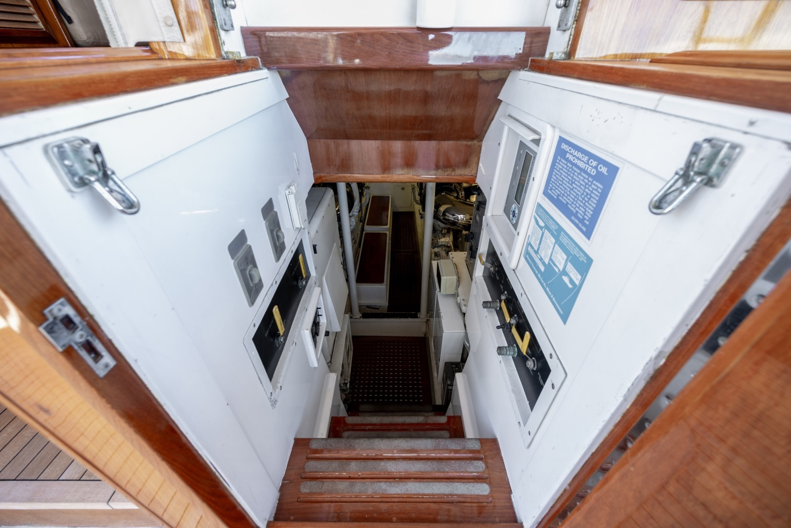 B 58ft Donzi Yacht For Sale