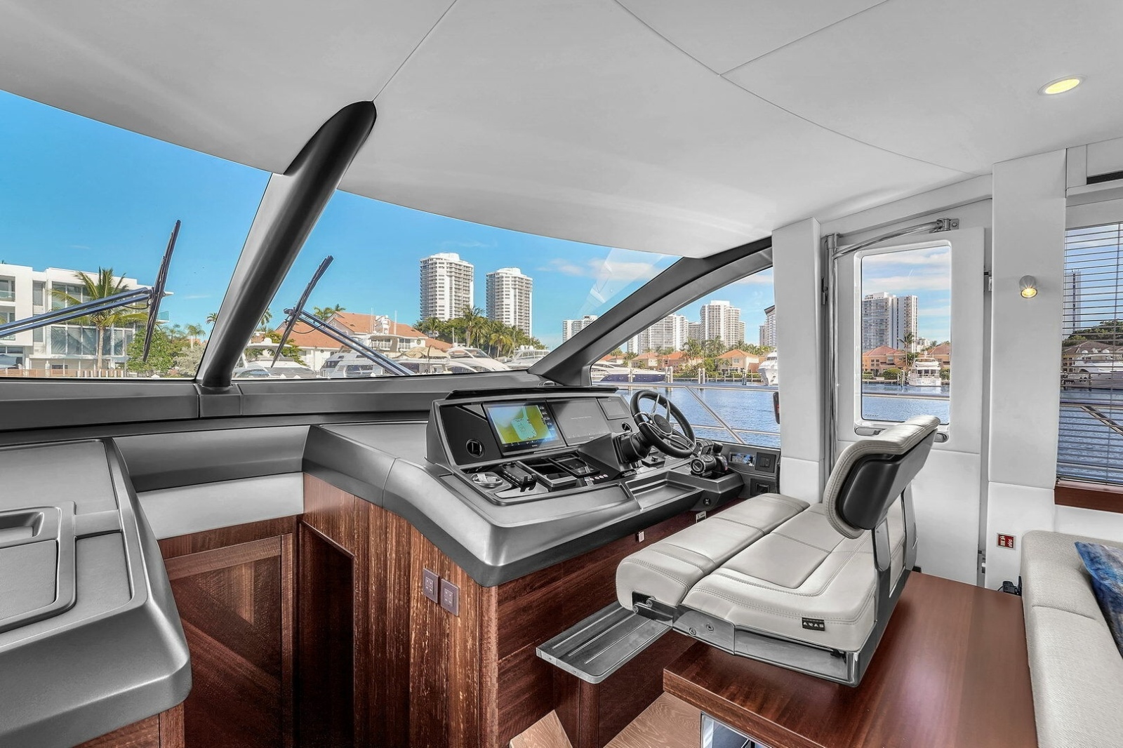 68ft Sunseeker Yacht For Sale