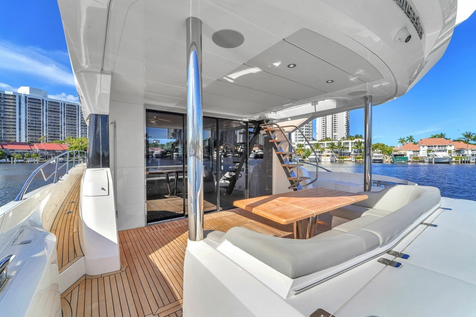 68ft Sunseeker Yacht For Sale