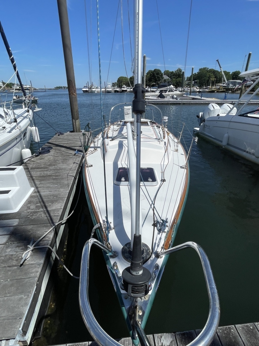 Water Music 28ft Alerion Yacht For Sale