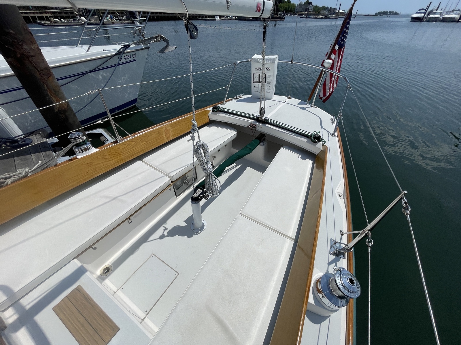 Water Music 28ft Alerion Yacht For Sale