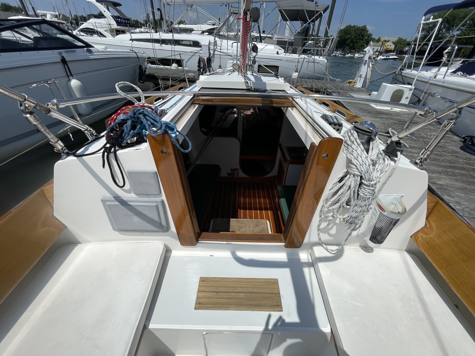 Water Music 28ft Alerion Yacht For Sale