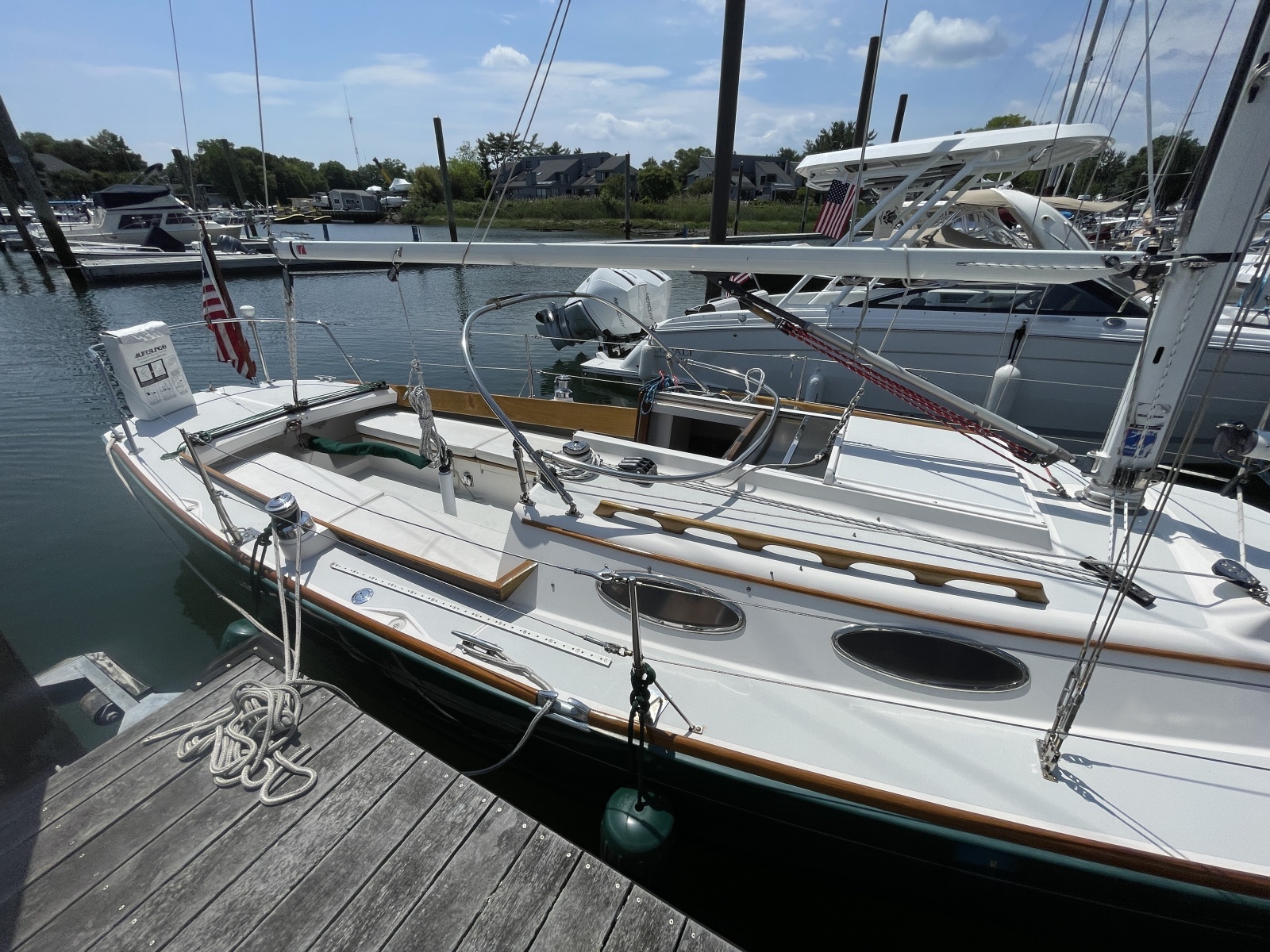 Water Music 28ft Alerion Yacht For Sale