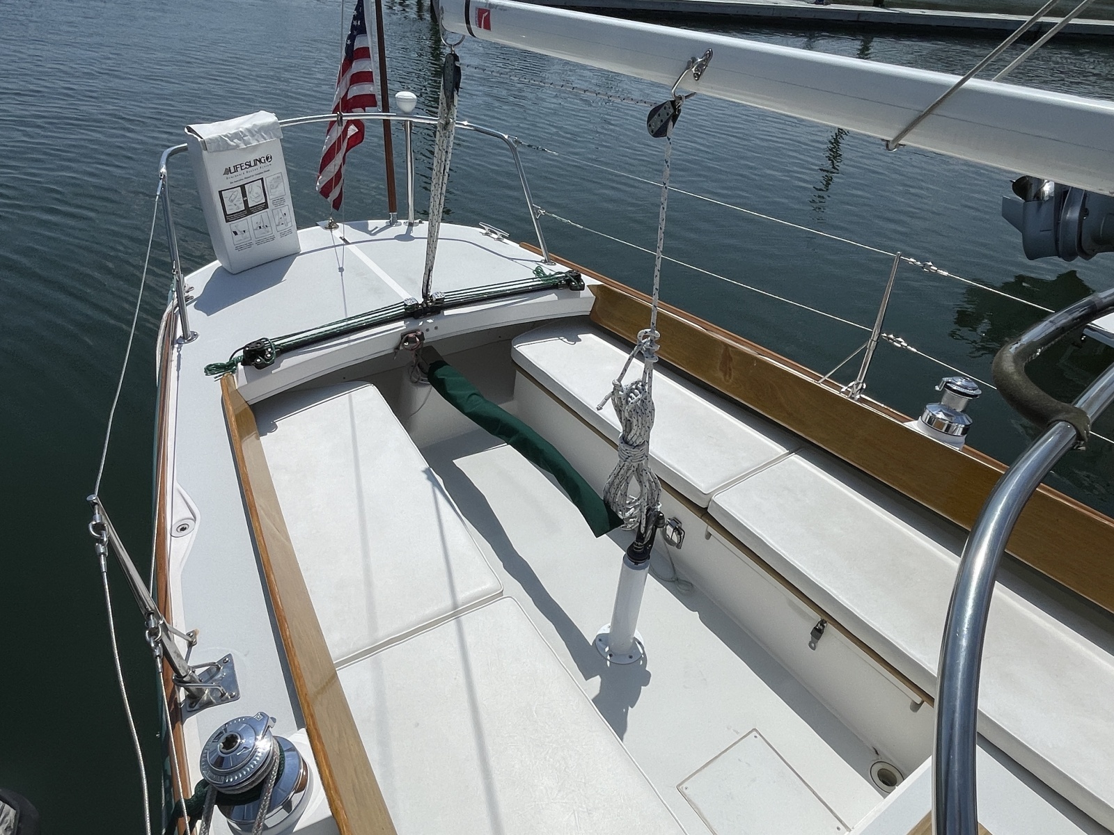 Water Music 28ft Alerion Yacht For Sale