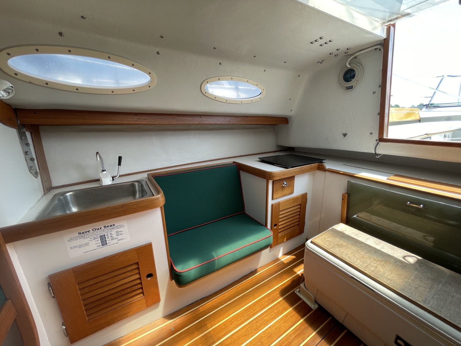 Water Music 28ft Alerion Yacht For Sale