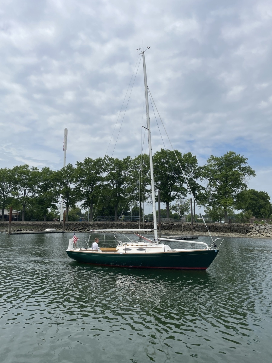 Water Music 28ft Alerion Yacht For Sale