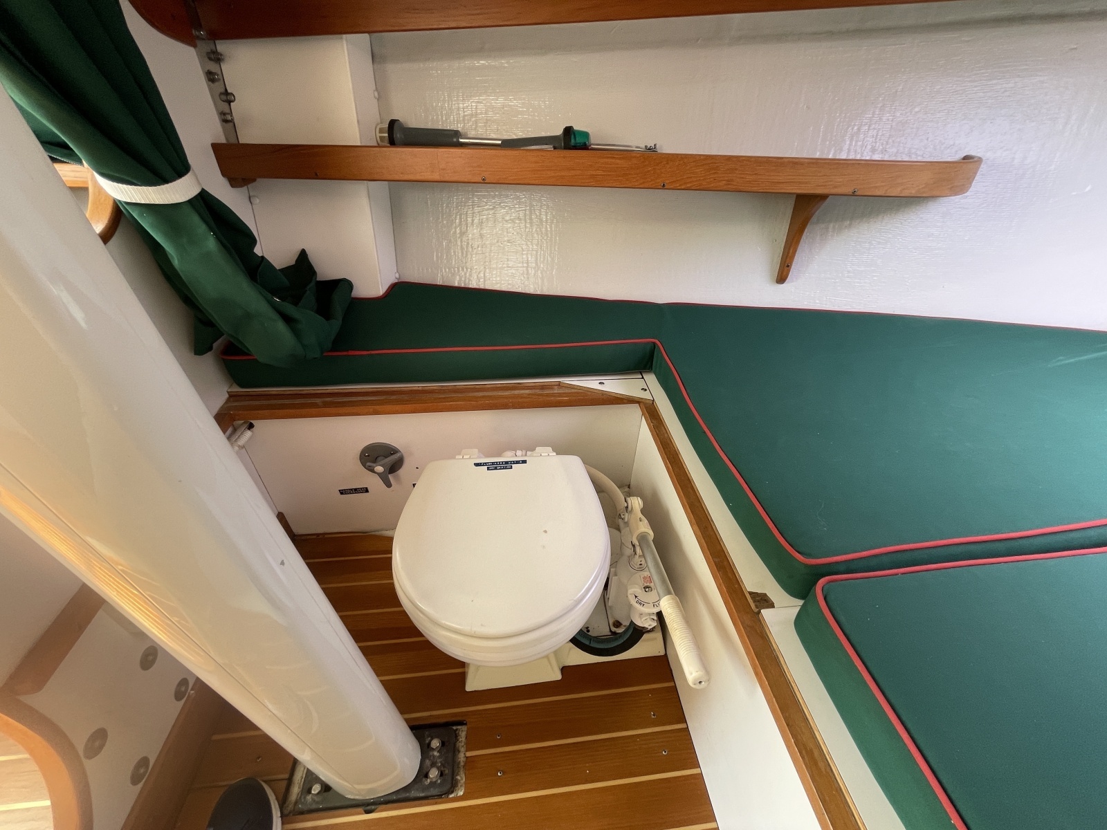Water Music 28ft Alerion Yacht For Sale