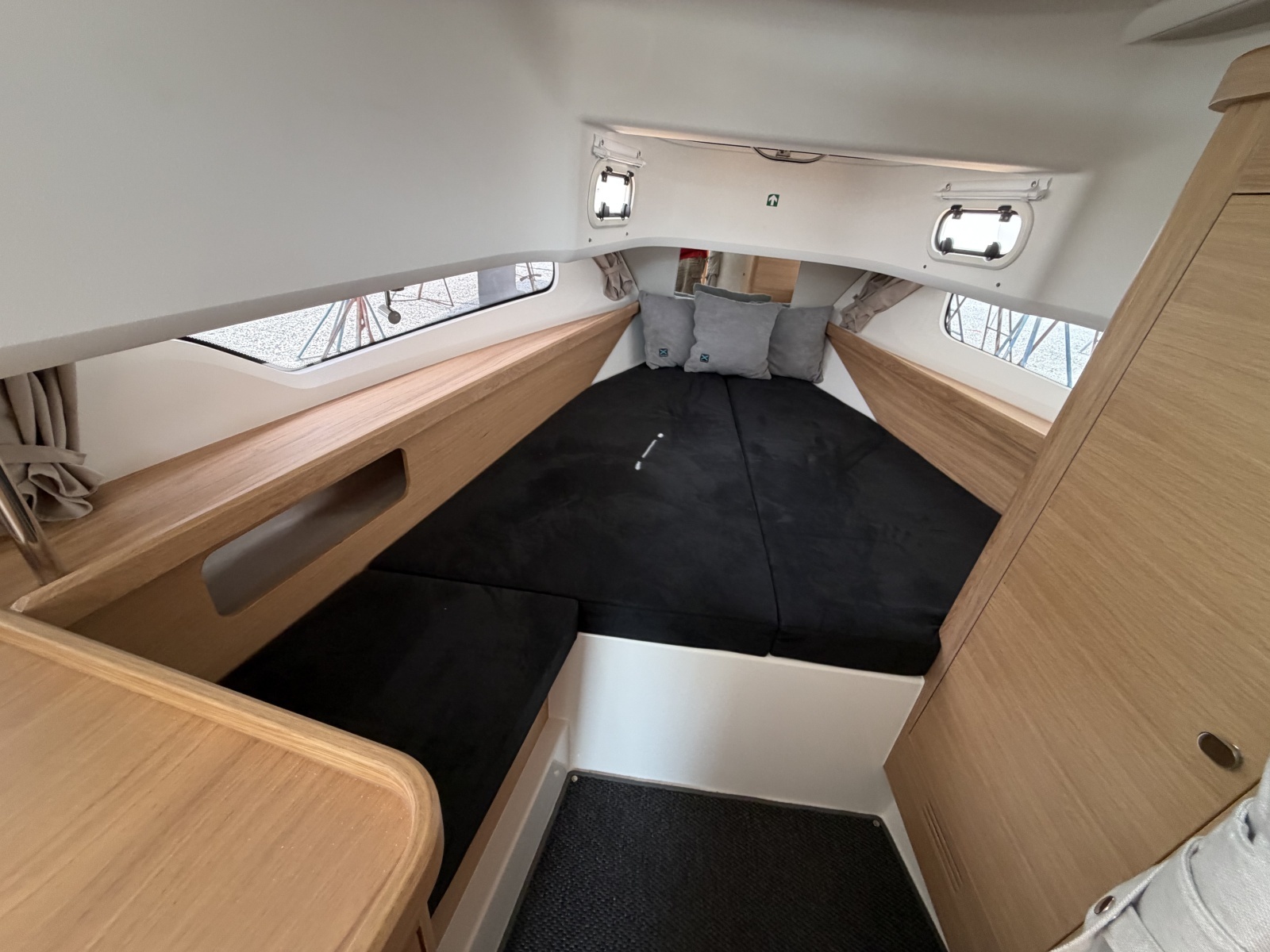 HULL 298 40ft Nimbus Yacht For Sale