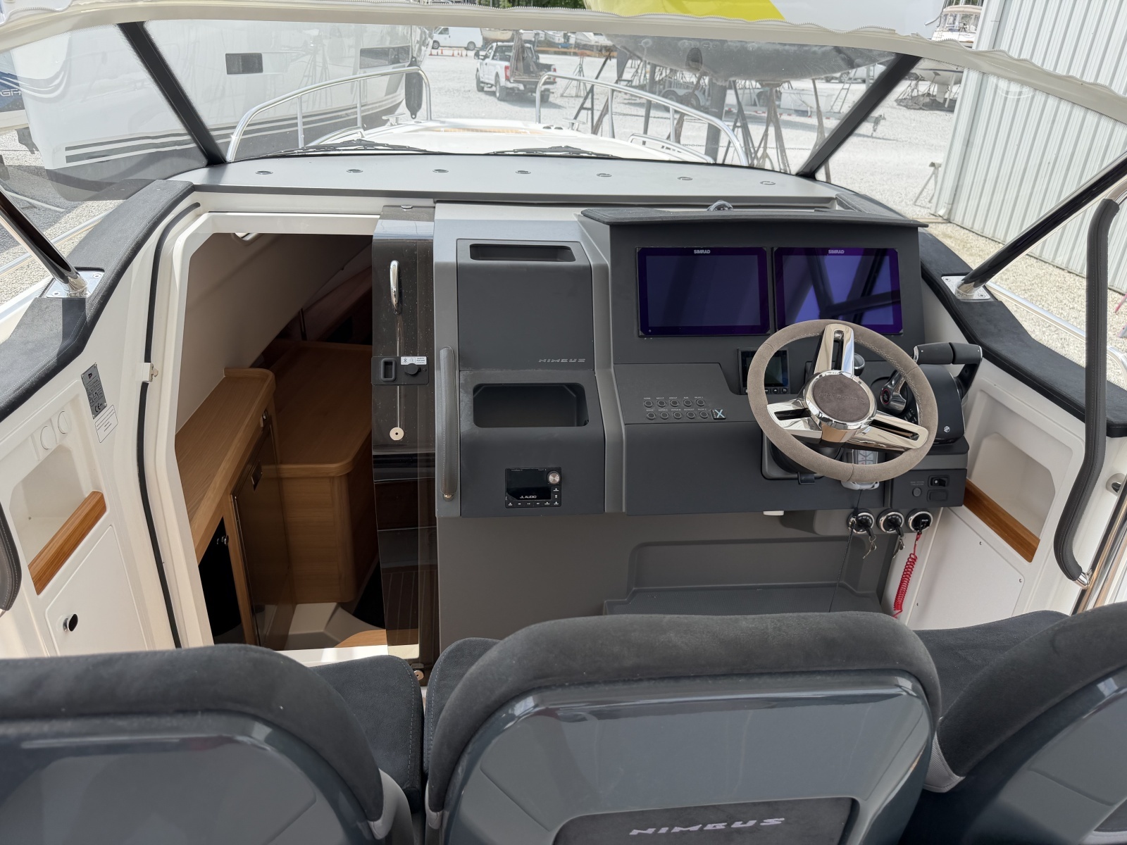 HULL 298 40ft Nimbus Yacht For Sale
