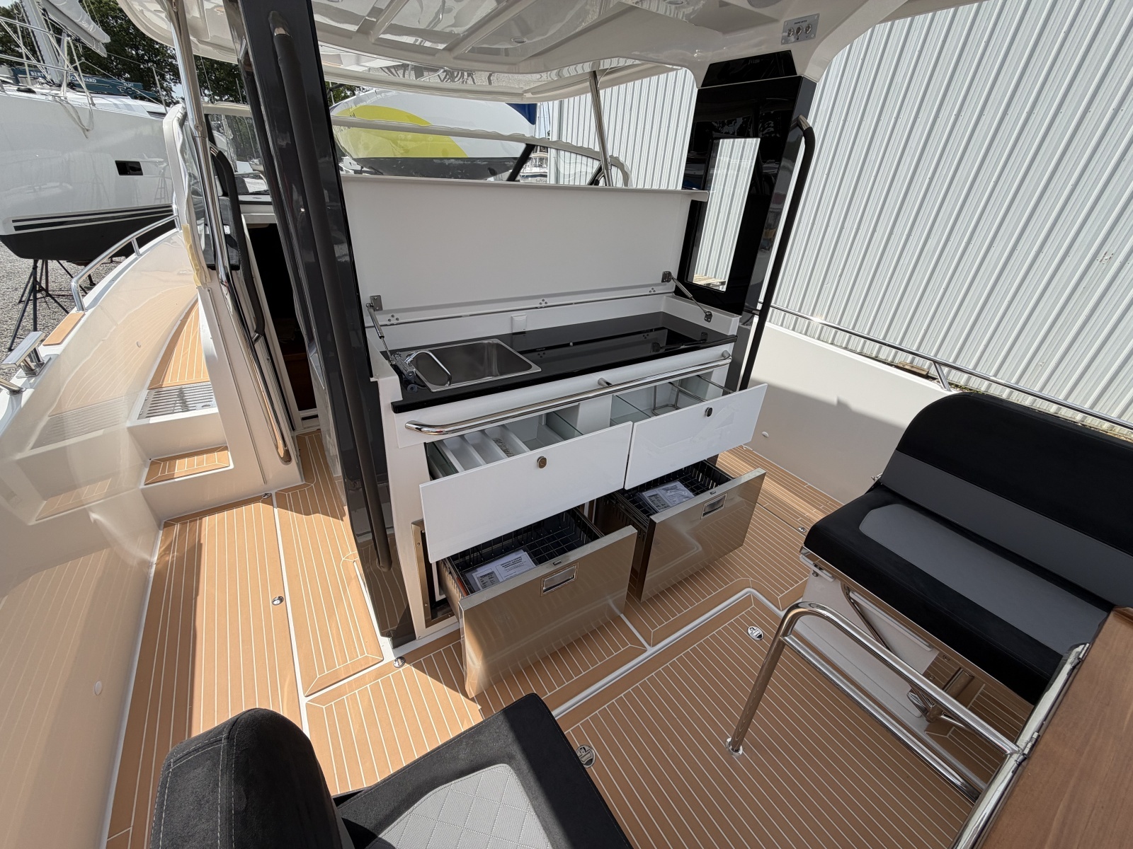 HULL 298 40ft Nimbus Yacht For Sale