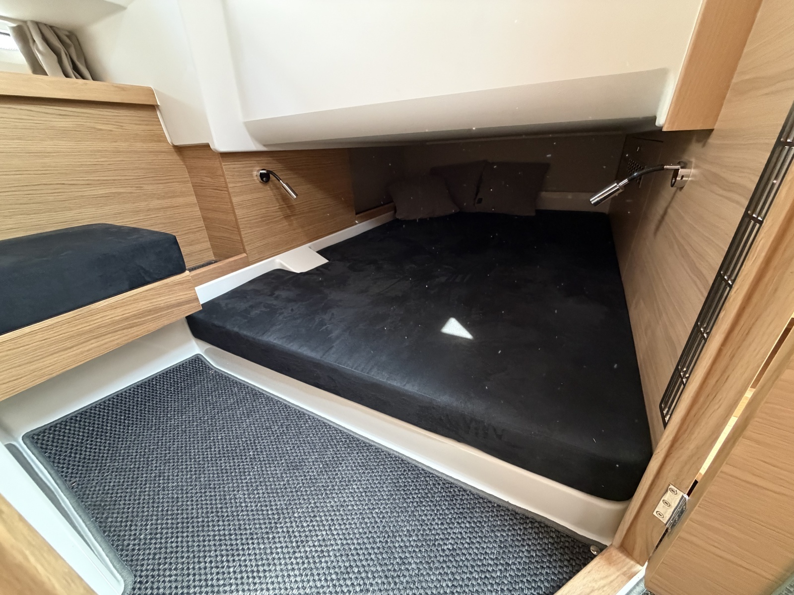 HULL 298 40ft Nimbus Yacht For Sale