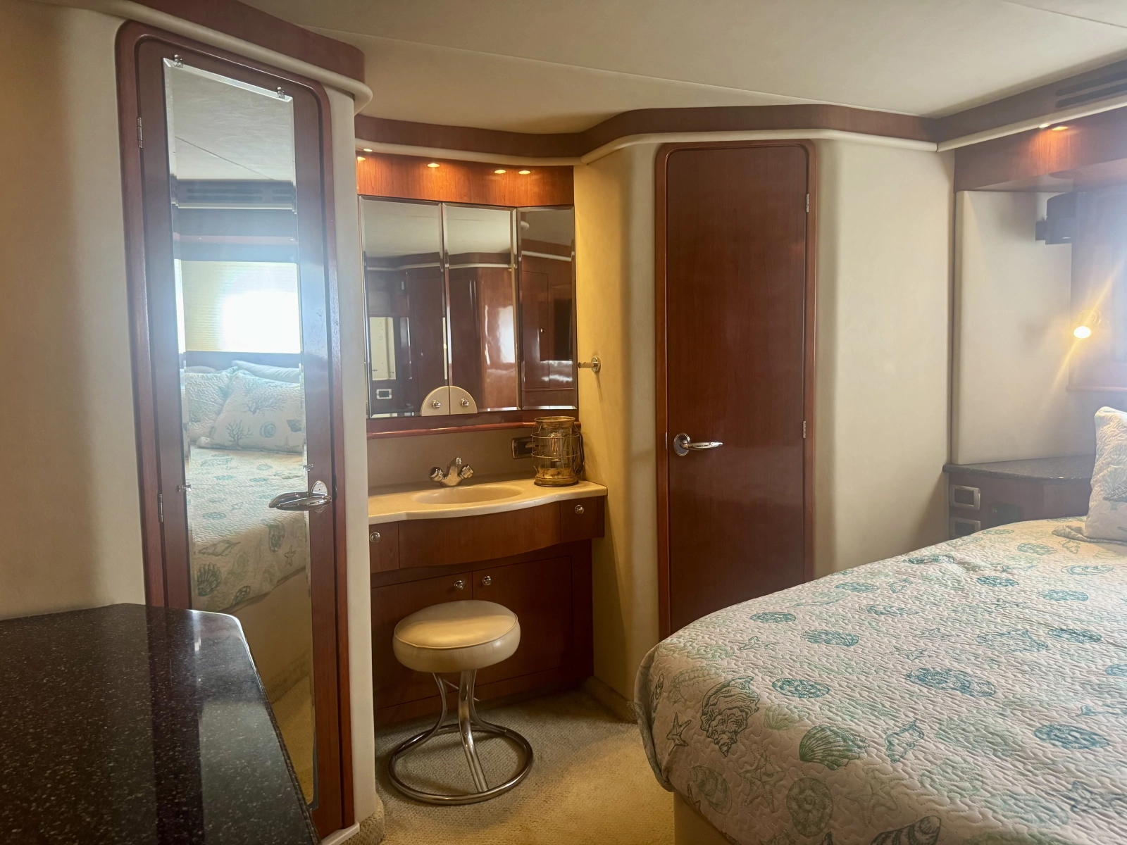 2003 Sea Ray 480 Motor Yacht