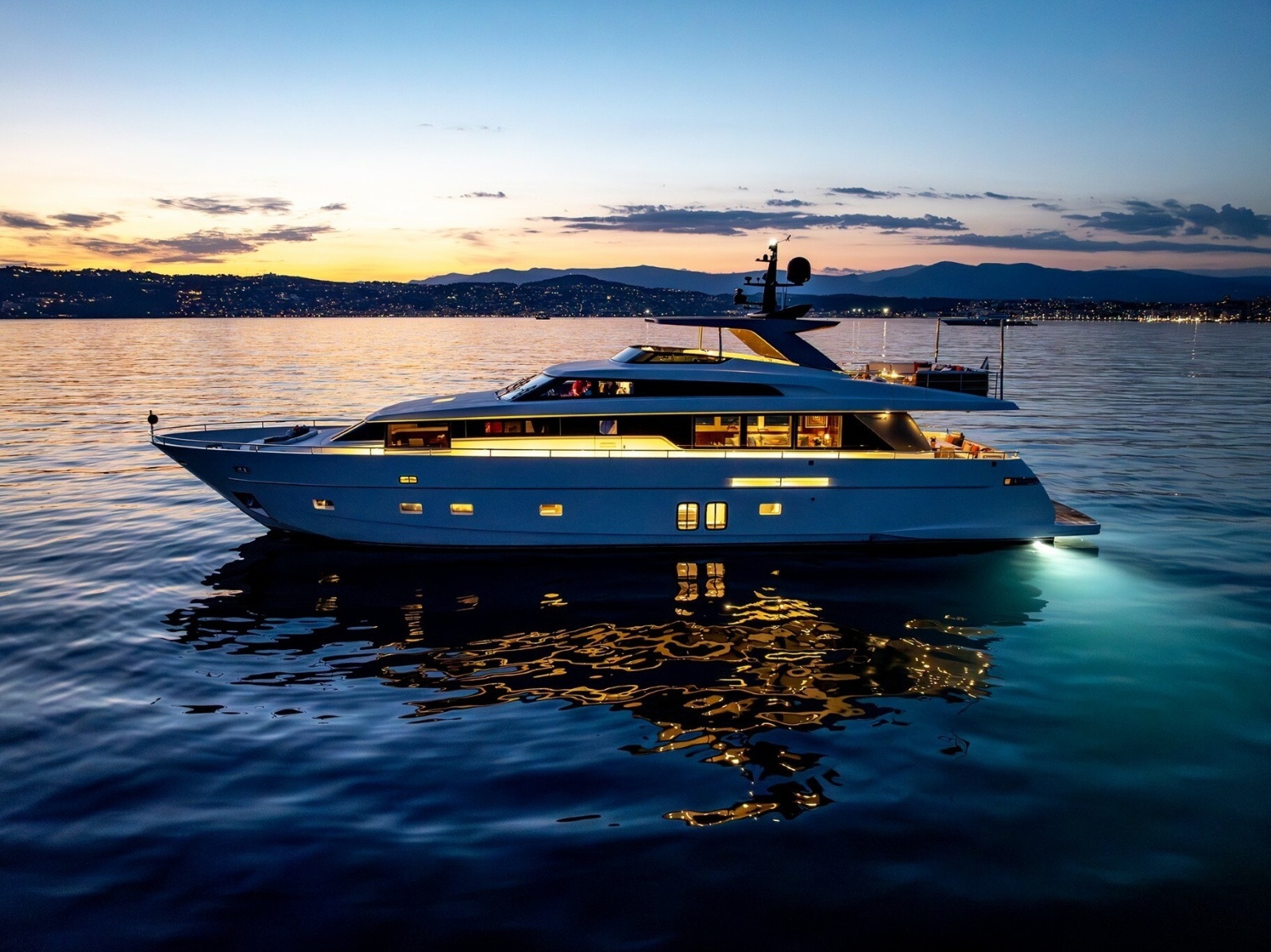 CALM 95ft Sanlorenzo Yacht For Sale