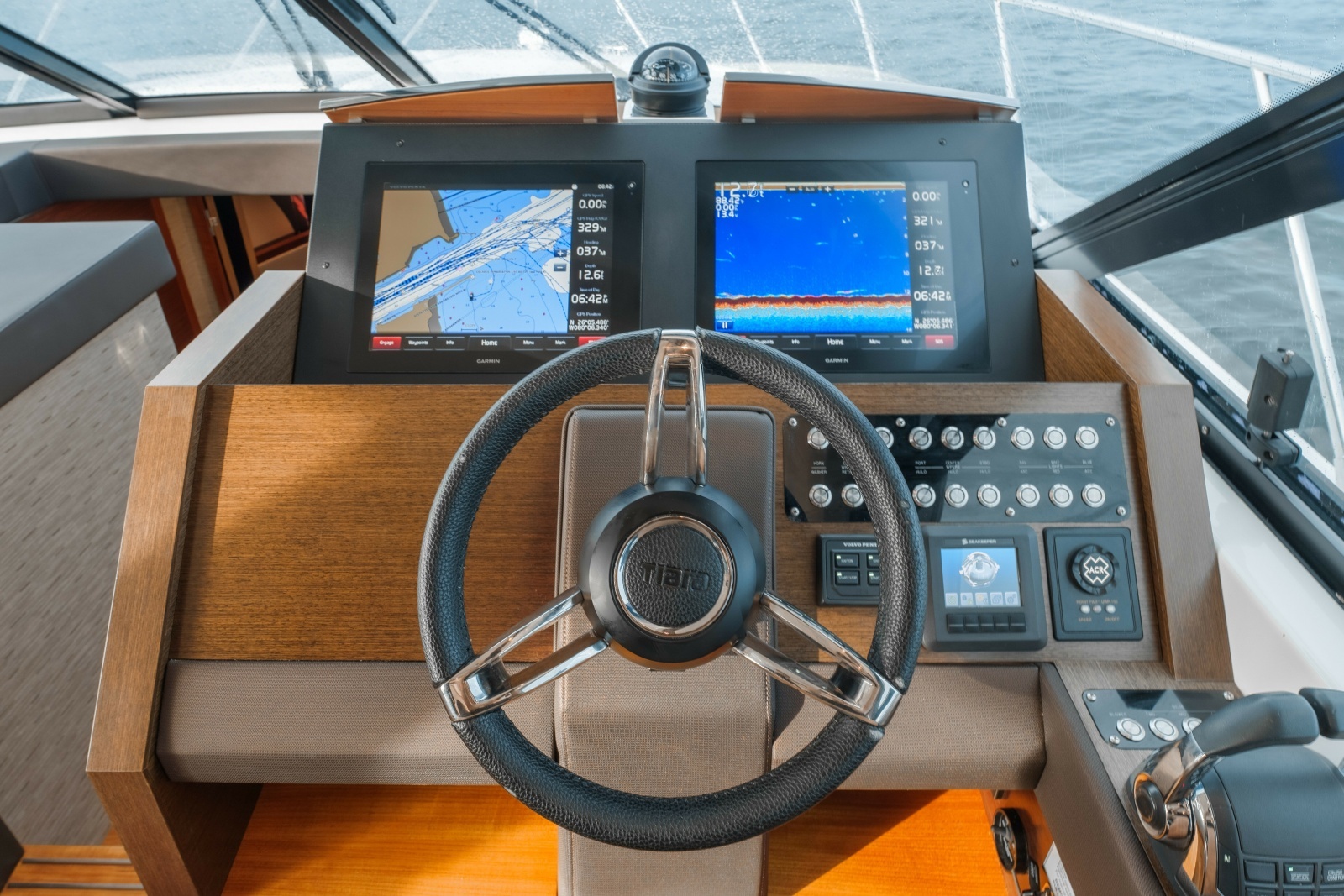 2017 Tiara Yachts C53 Coupe