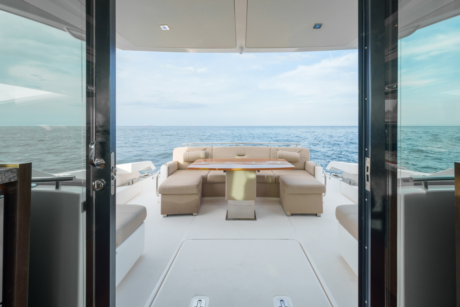 2017 Tiara Yachts C53 Coupe