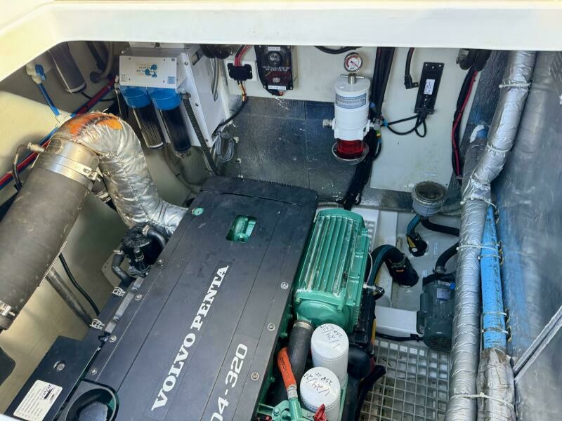 ROOSTERFISH 44ft Aquila Yacht For Sale