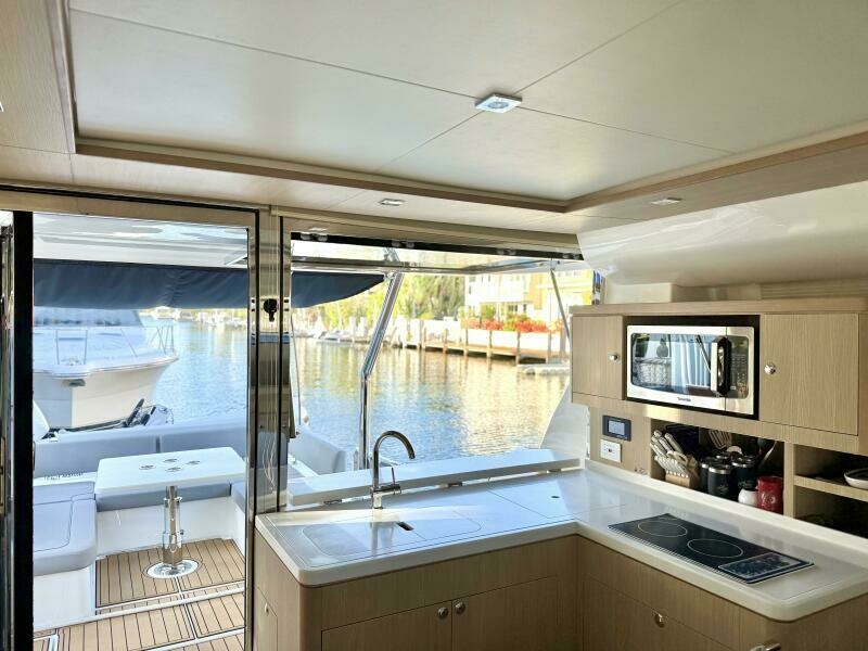 ROOSTERFISH 44ft Aquila Yacht For Sale