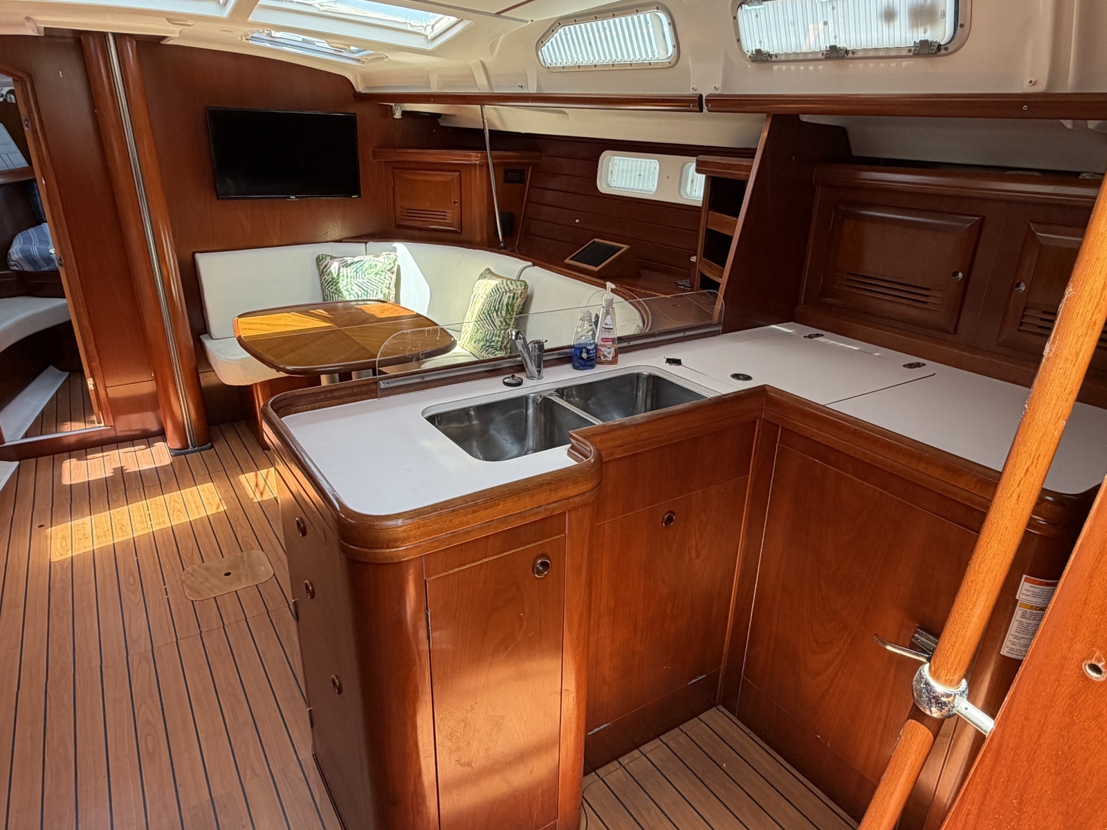 Brer Fox 47ft Beneteau Yacht For Sale