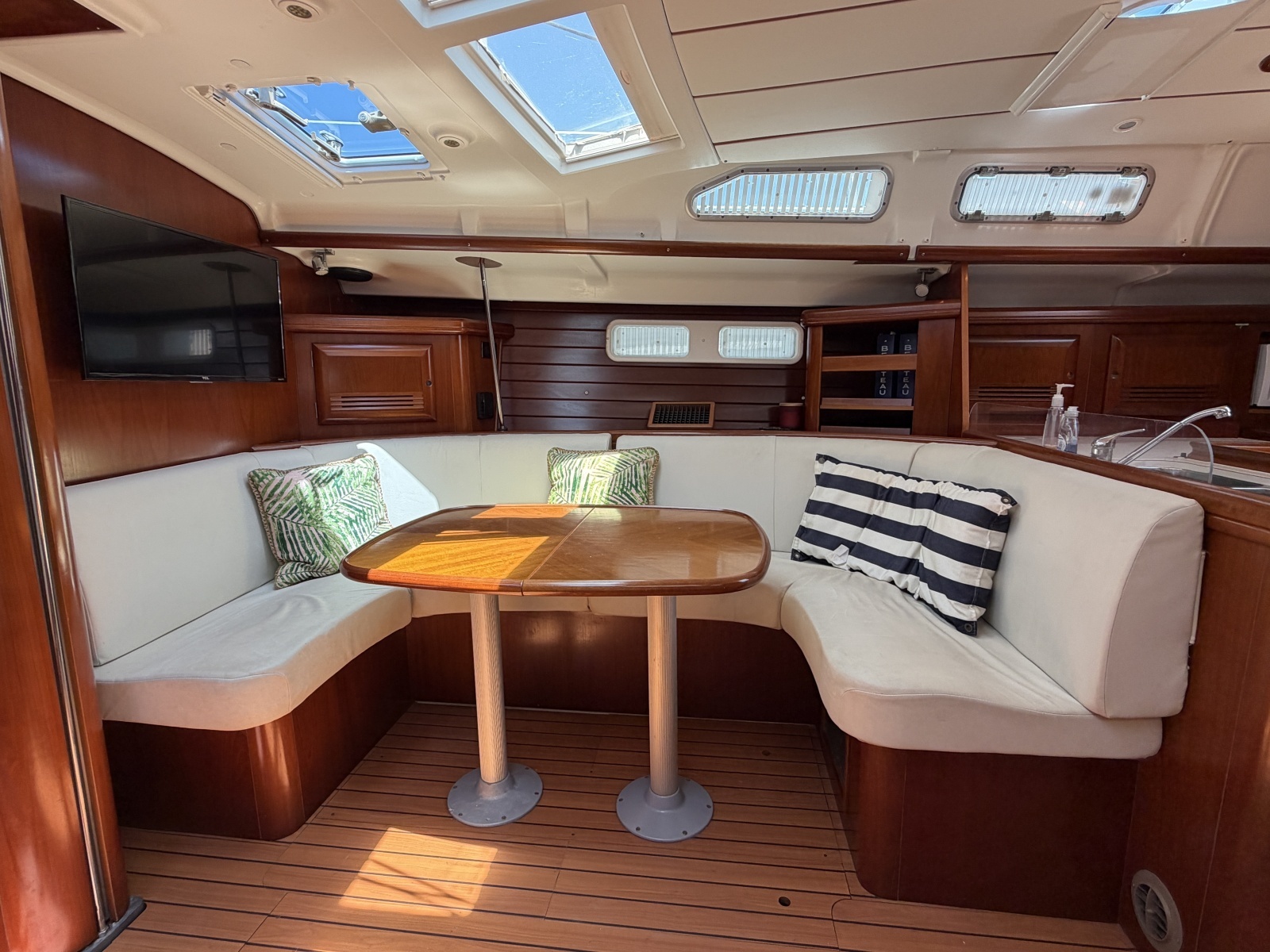 Brer Fox 47ft Beneteau Yacht For Sale