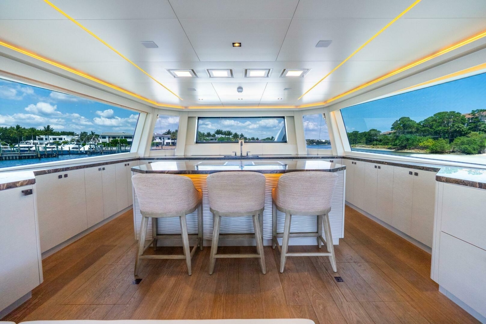 2019 Van der Valk LeVen 90
