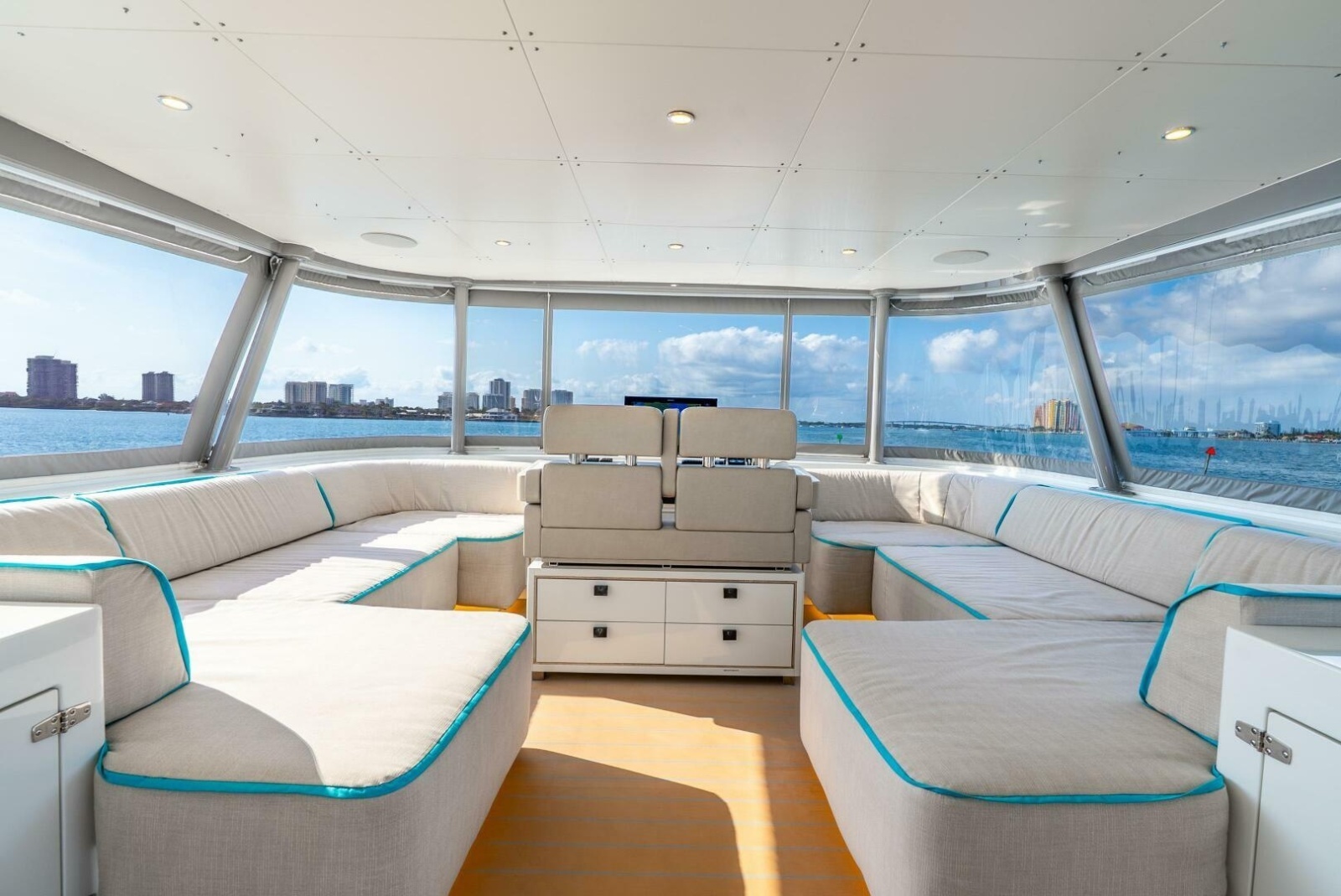 2019 Van der Valk LeVen 90