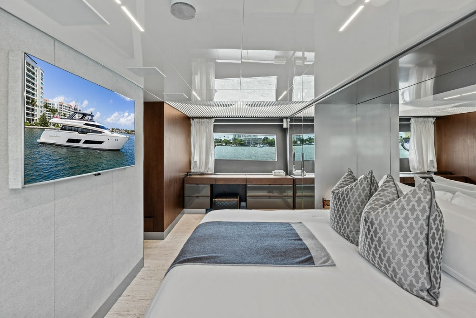 2018 Ferretti Yachts 850 Motoryacht