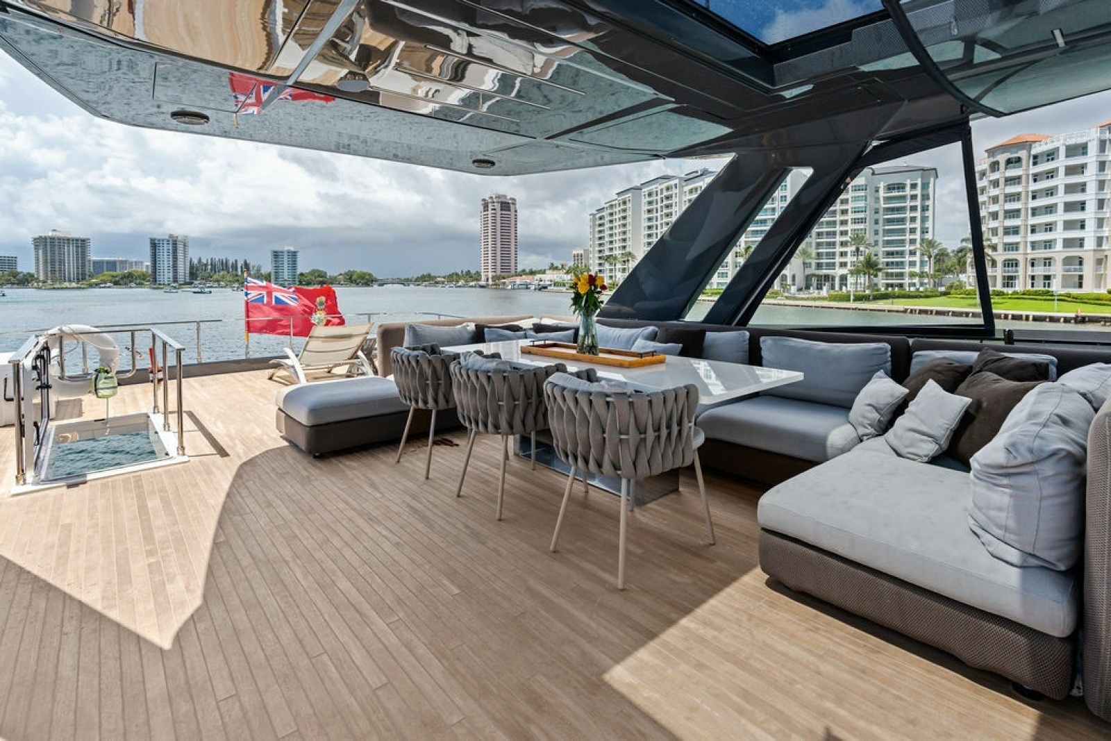 2018 Ferretti Yachts 850 Motoryacht