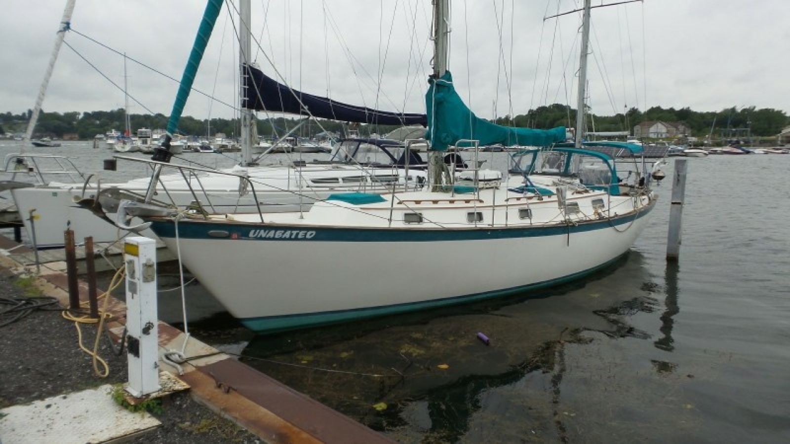 1981 Pearson 424 Ketch