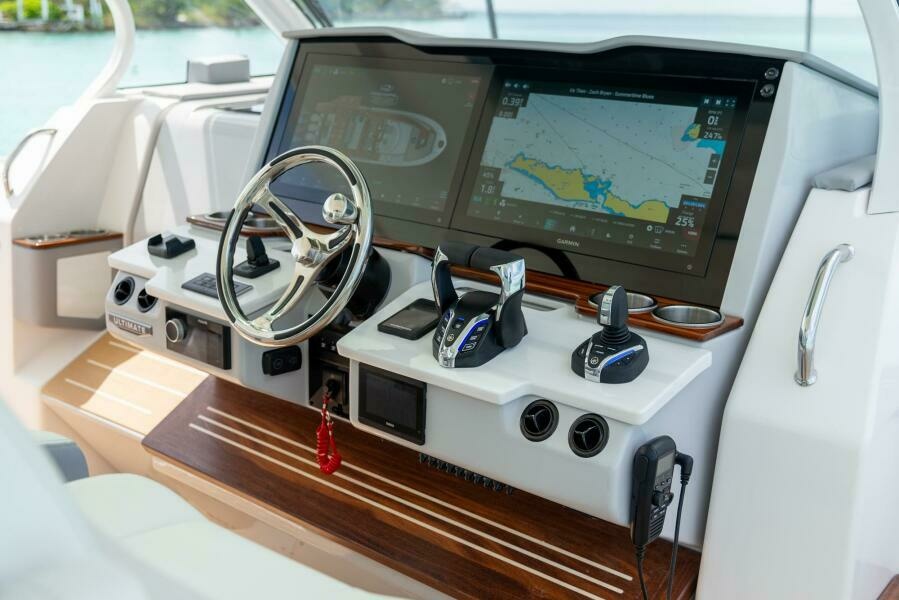 43ft Regal Yacht For Sale