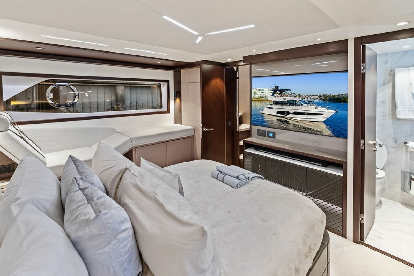 2021 Sunseeker Manhattan 68
